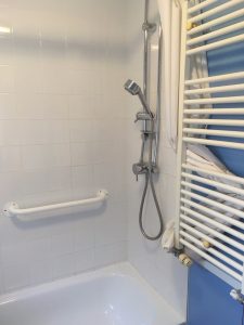 Tenterden Bathroom (Before)